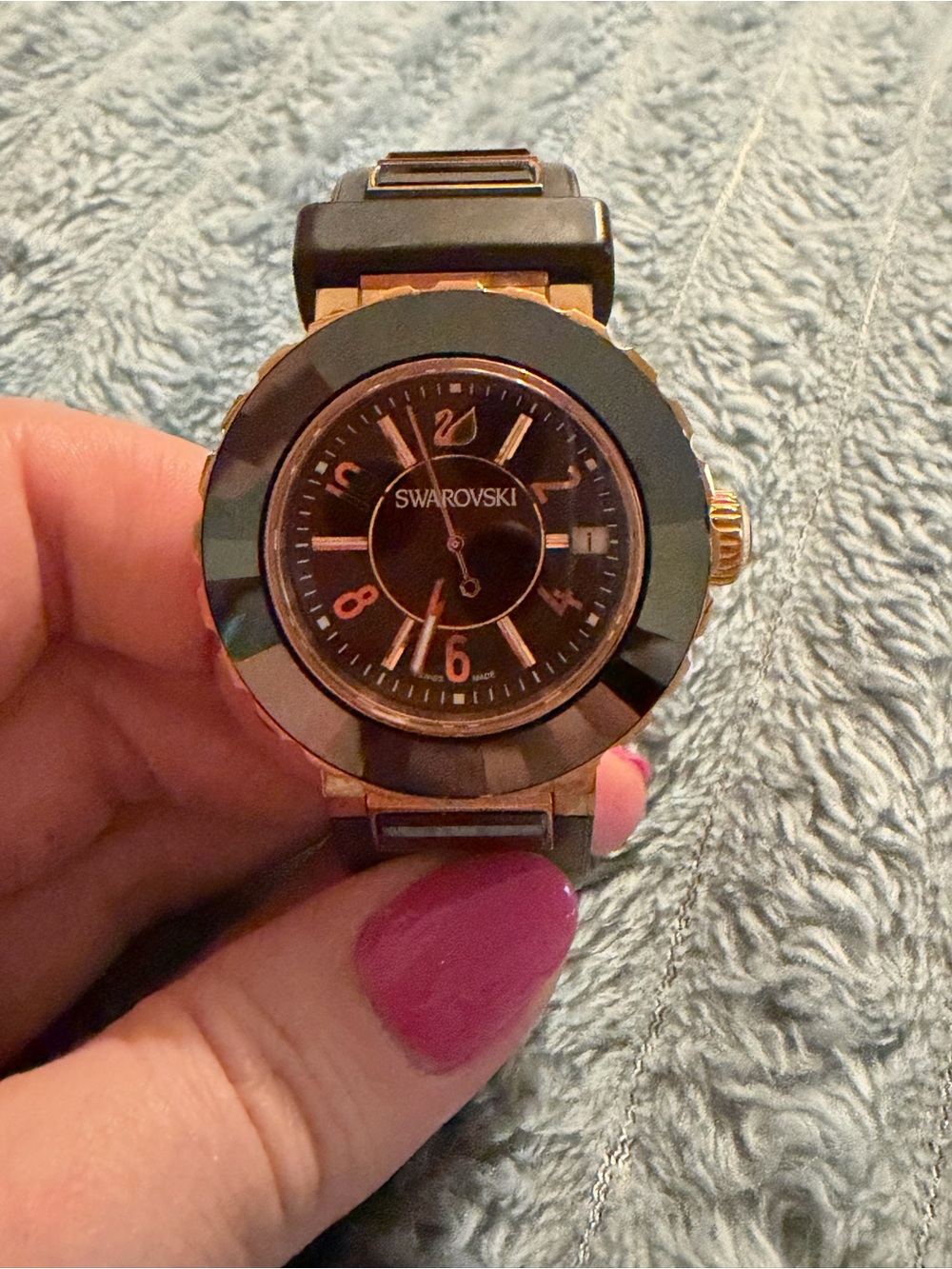 Swarovski Black Dial Rose Gold-Tone Crystal Bezel. The  Watch needs new battery